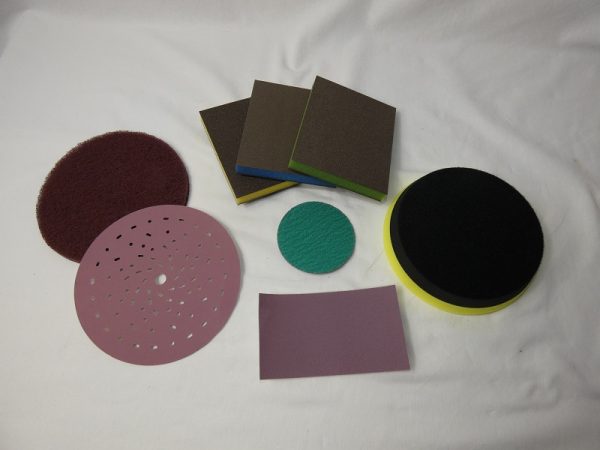 Schleifmittel auf Unterlage